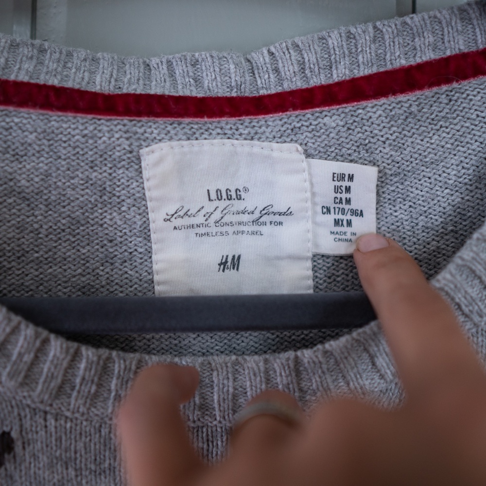Deer Sweater! - Picture 4 of 4